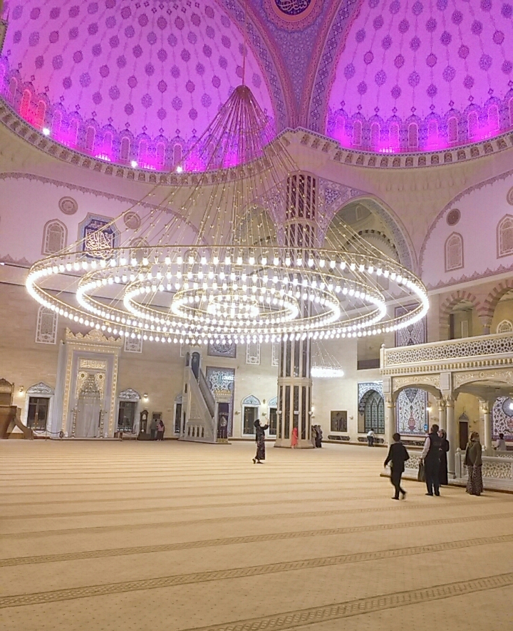 Abdülhamid Han Camii içi